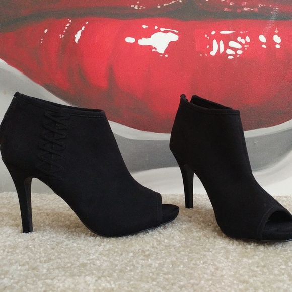 Madden Girl Shoes - 🔥 Madden Girl Open Toe Suede Stiletto Heels sz 6